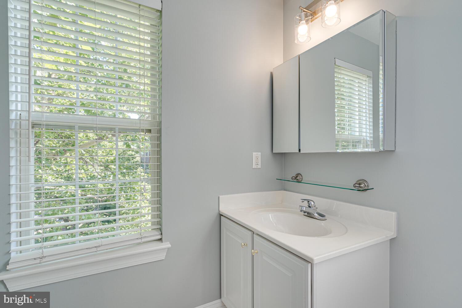 5075 MINDA COURT