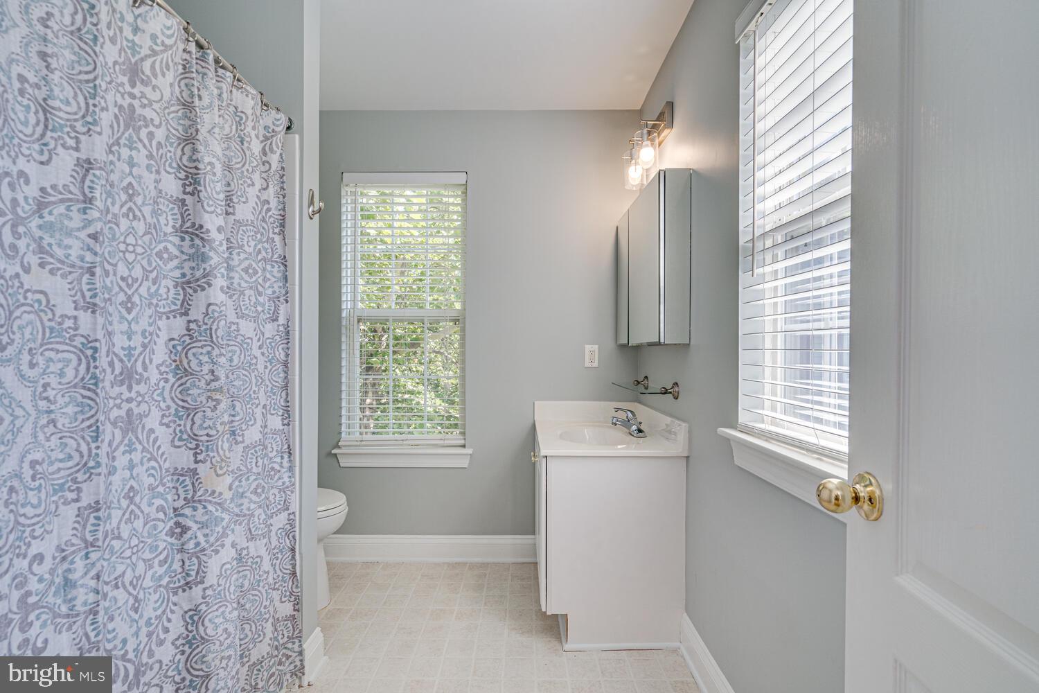 5075 MINDA COURT