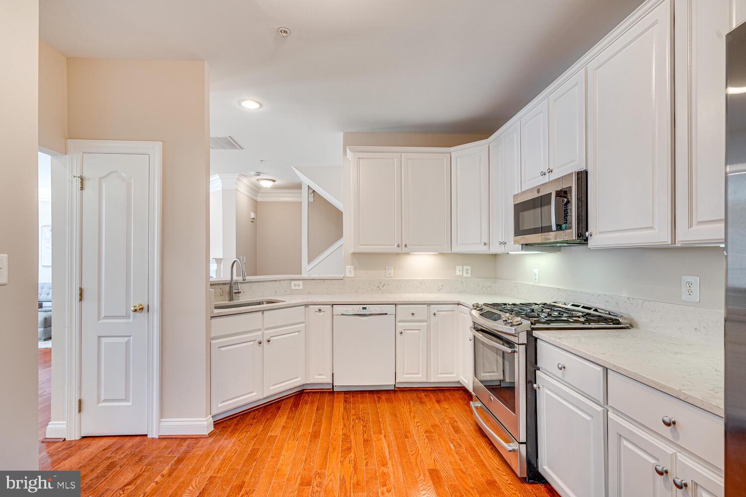 5075 MINDA COURT
