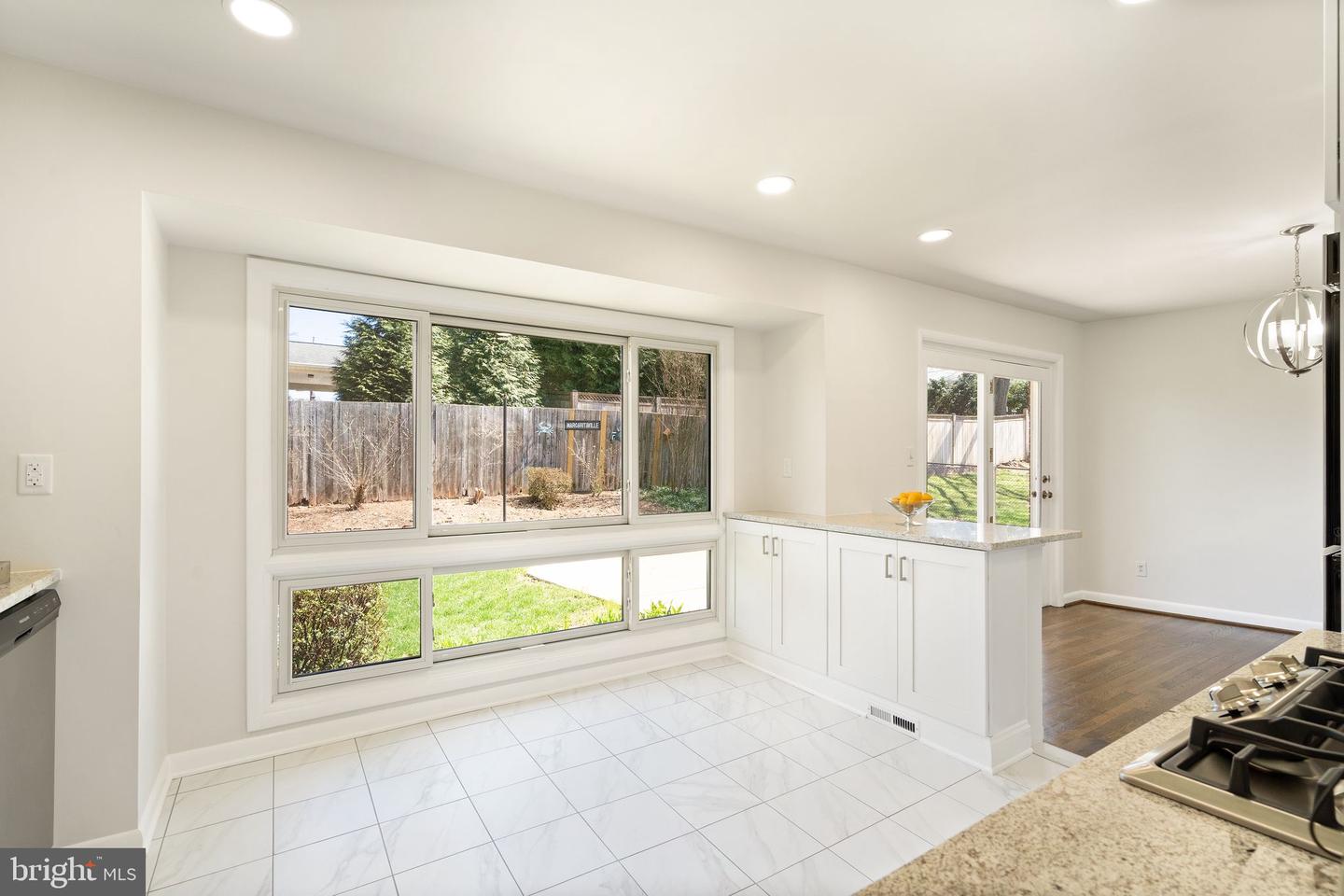 3405 Siesta DRIVE