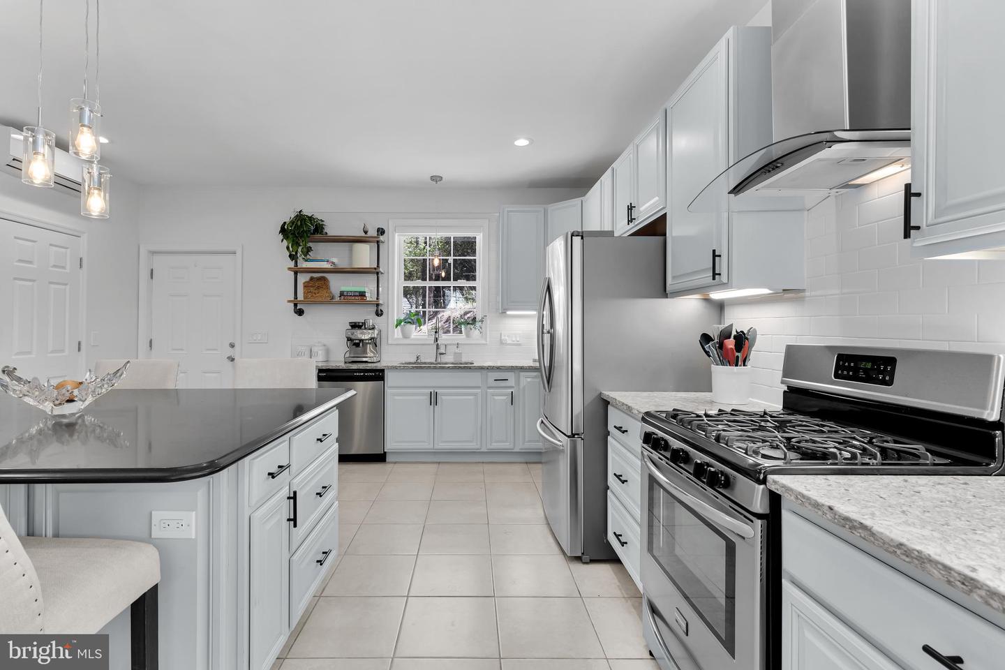 2863 Graham ROAD