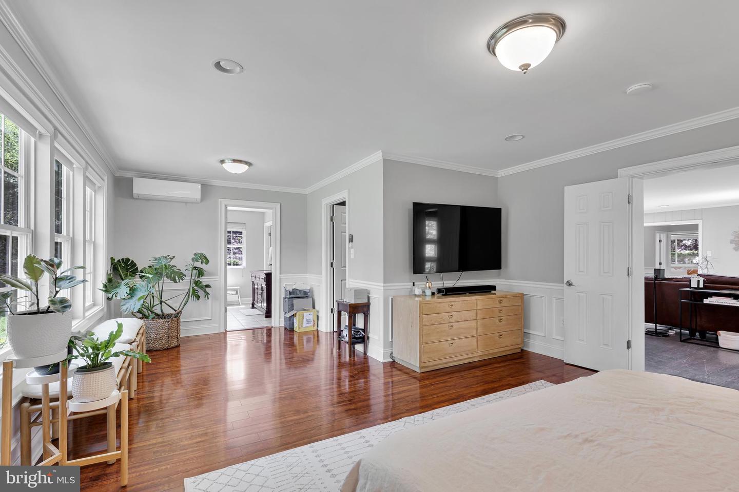 2863 Graham ROAD