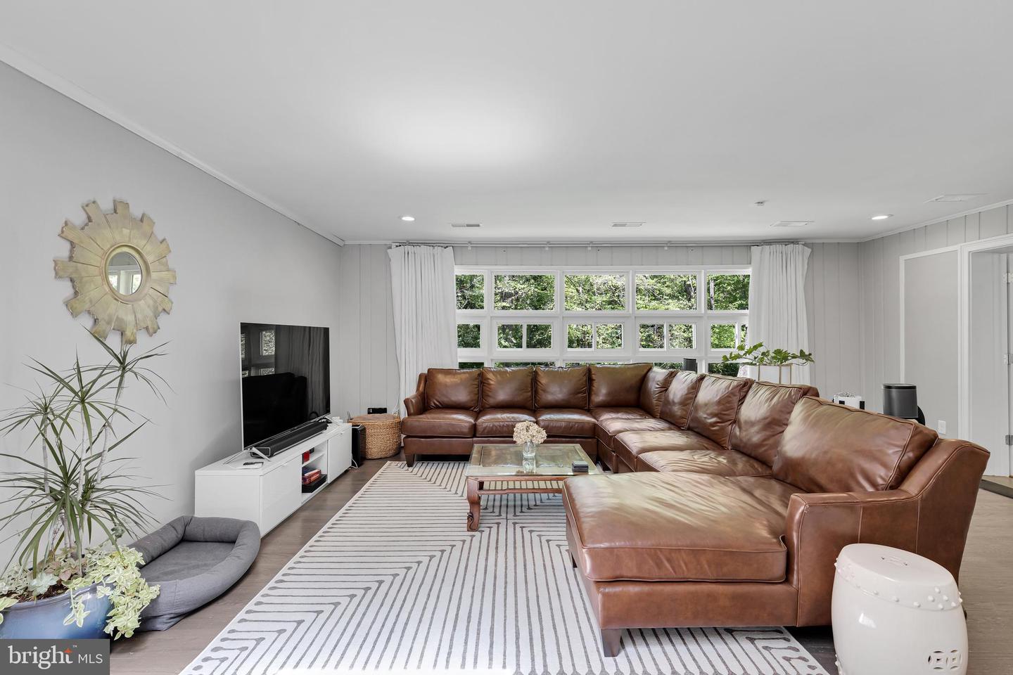 2863 Graham ROAD