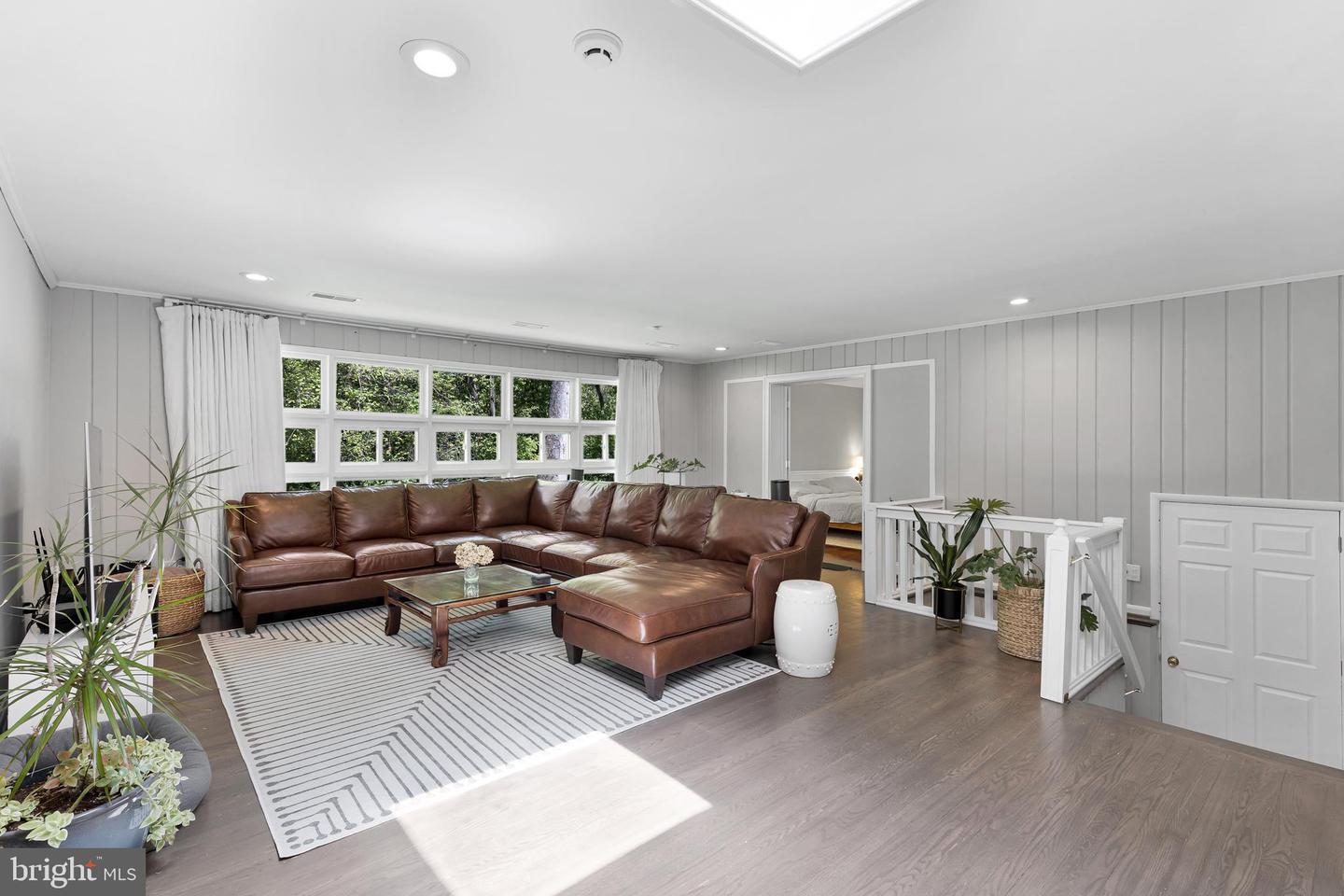 2863 Graham ROAD
