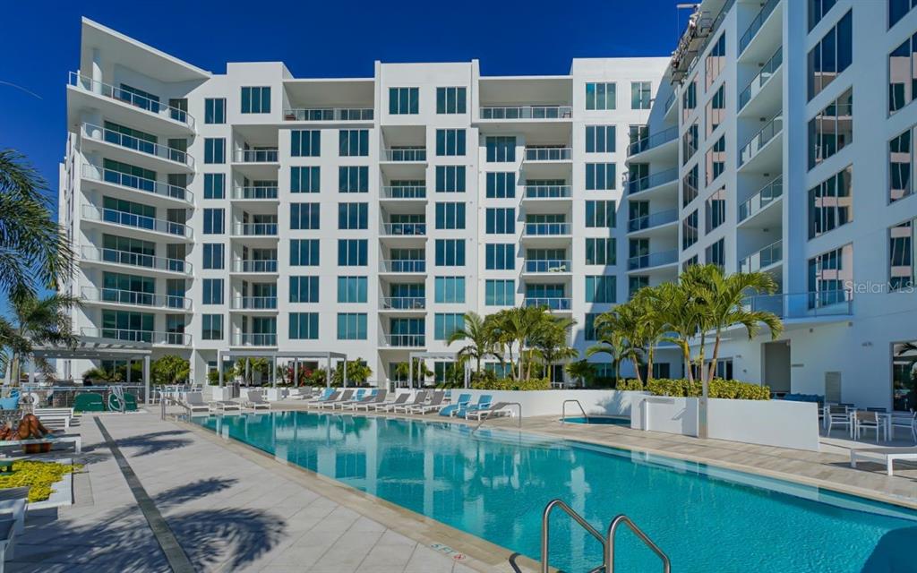 111 S PINEAPPLE AVENUE Unit: 1011
