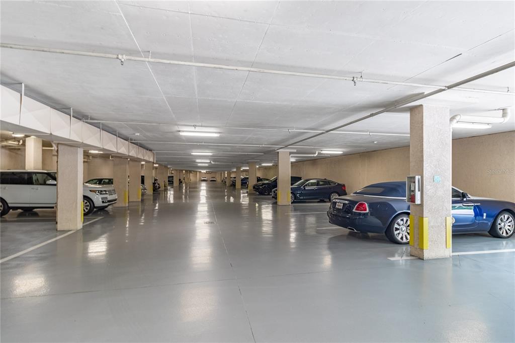 415 L AMBIANCE DRIVE Unit: C504