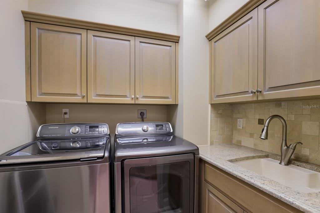 415 L AMBIANCE DRIVE Unit: C504