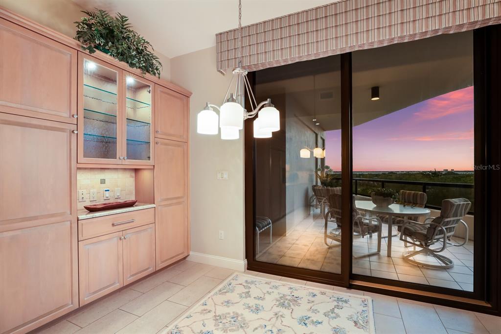 415 L AMBIANCE DRIVE Unit: C504