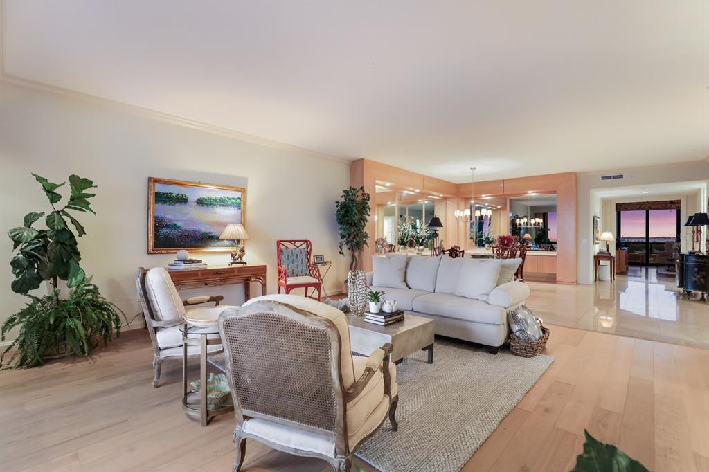 415 L AMBIANCE DRIVE Unit: C504