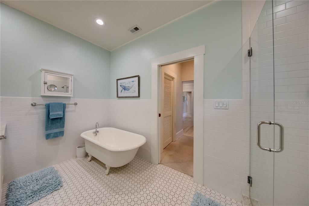 1122 POMELO AVENUE