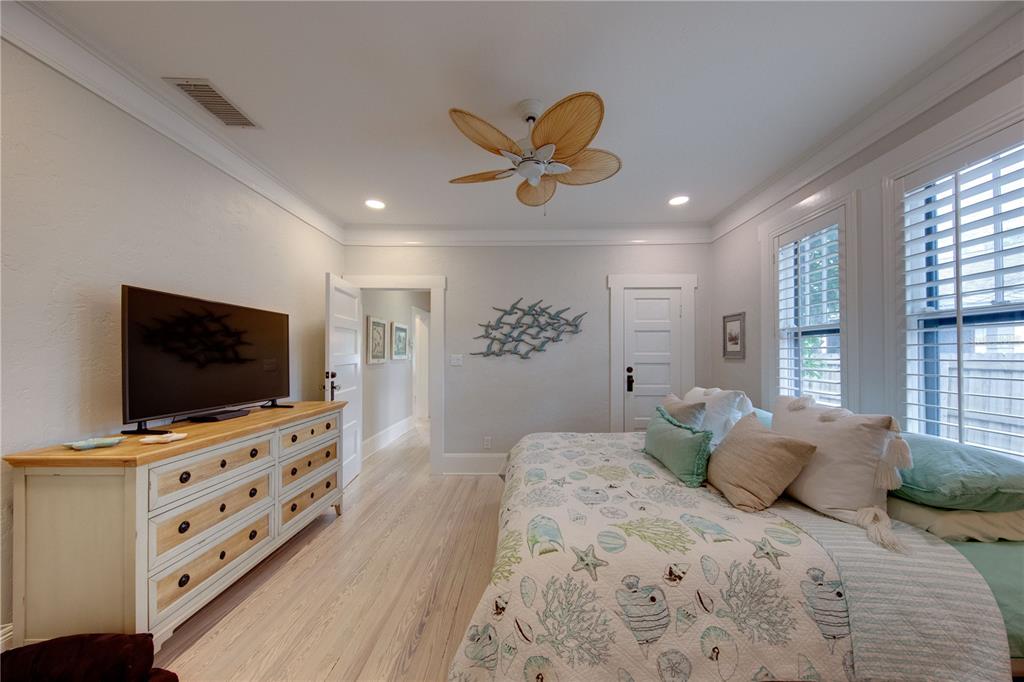 1122 POMELO AVENUE