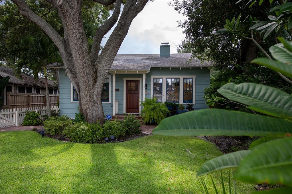 1122 POMELO AVENUE