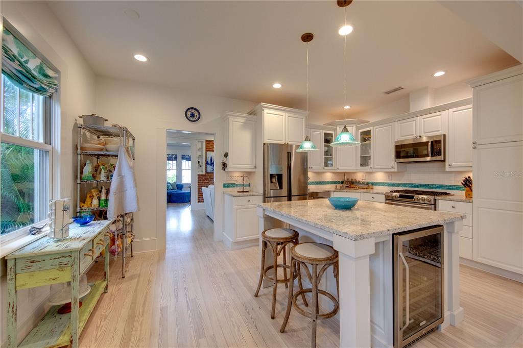 1122 POMELO AVENUE