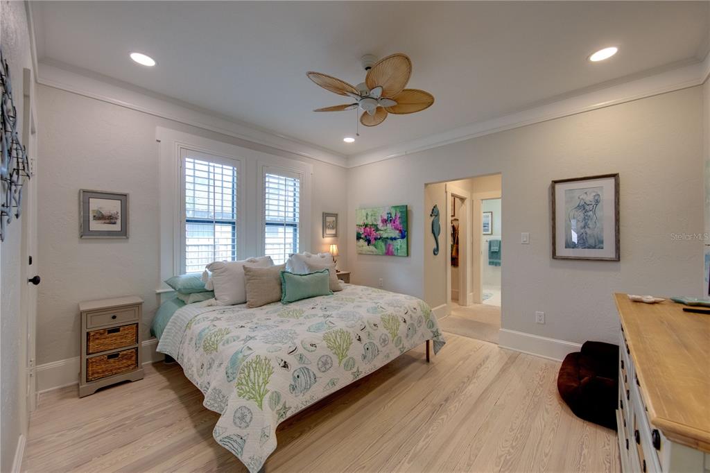 1122 POMELO AVENUE