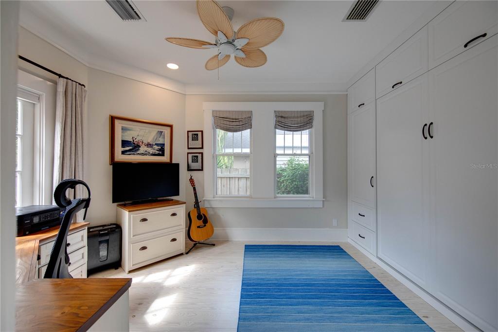 1122 POMELO AVENUE