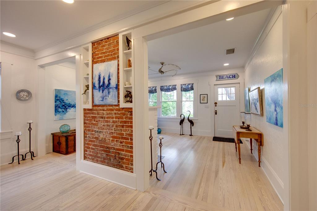 1122 POMELO AVENUE