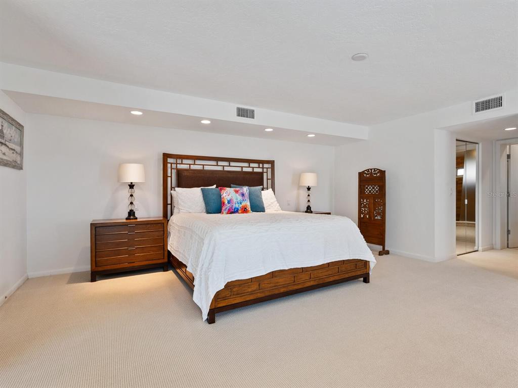 4720 HARVEST BEND
