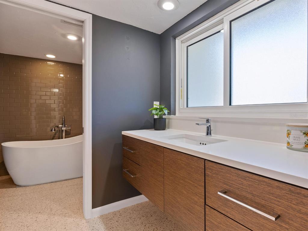 4720 HARVEST BEND