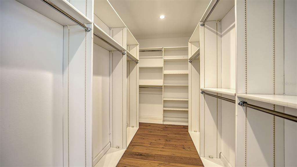 415 L AMBIANCE DRIVE Unit: C504