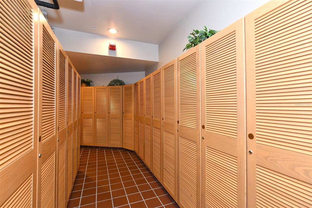 415 L AMBIANCE DRIVE Unit: C504
