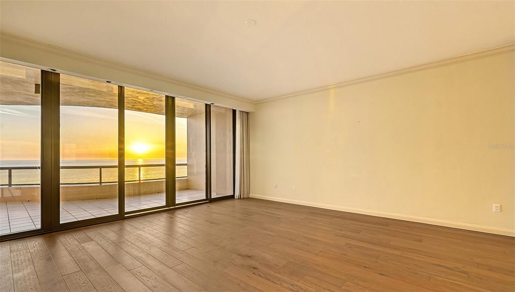 415 L AMBIANCE DRIVE Unit: C504