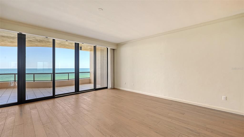 415 L AMBIANCE DRIVE Unit: C504