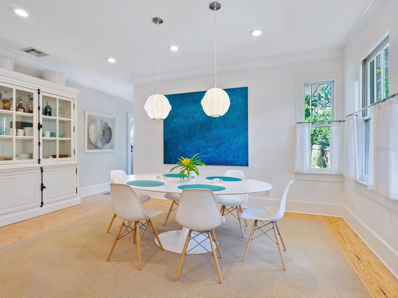 1122 POMELO AVENUE