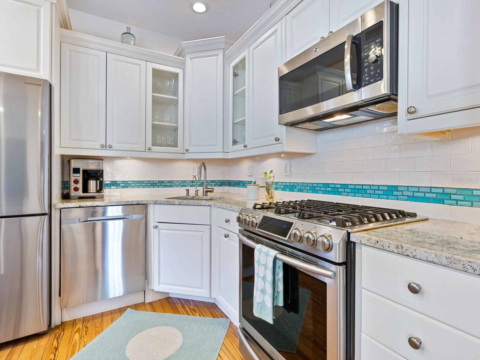 1122 POMELO AVENUE
