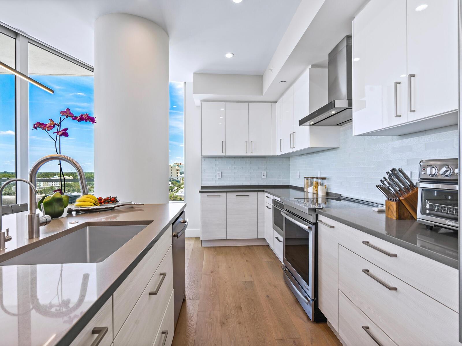 111 S PINEAPPLE AVENUE Unit: 901