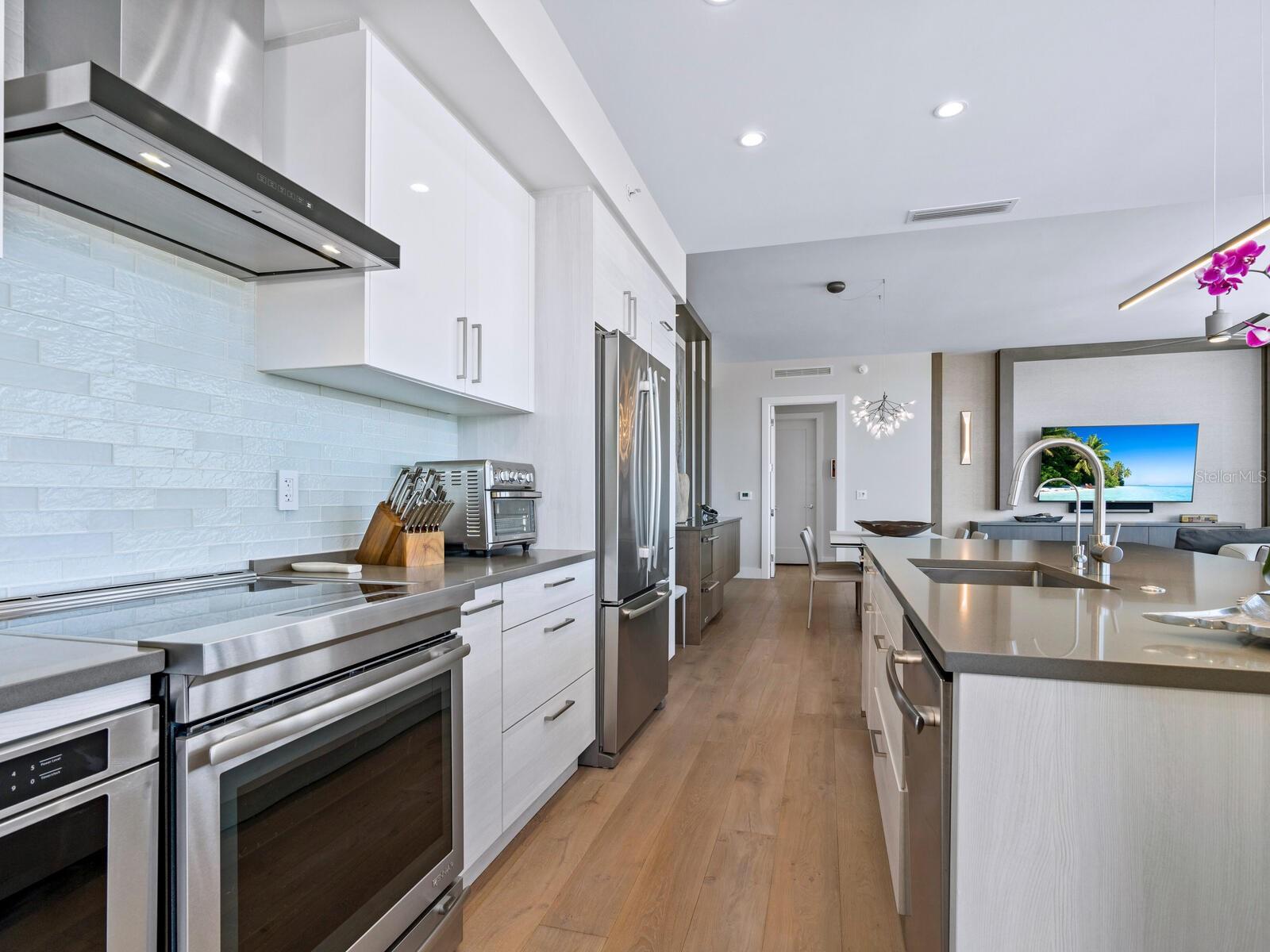 111 S PINEAPPLE AVENUE Unit: 901