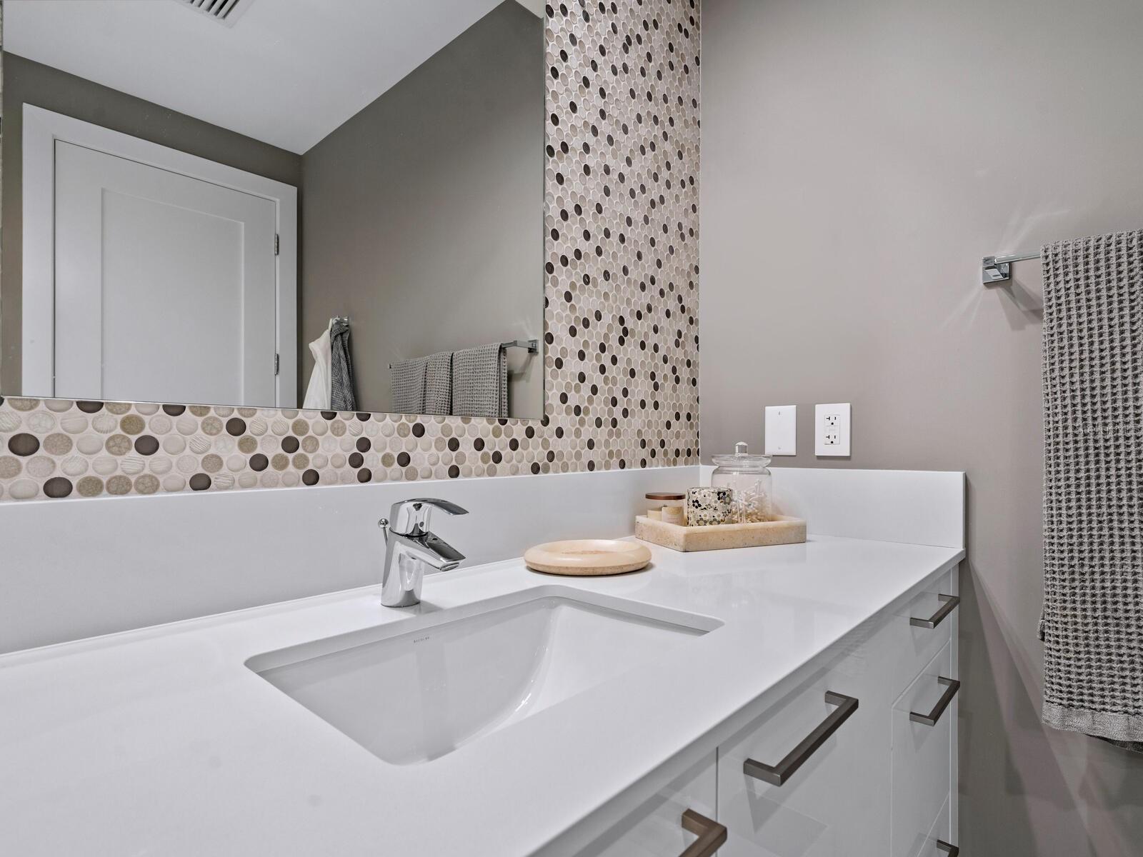 111 S PINEAPPLE AVENUE Unit: 901