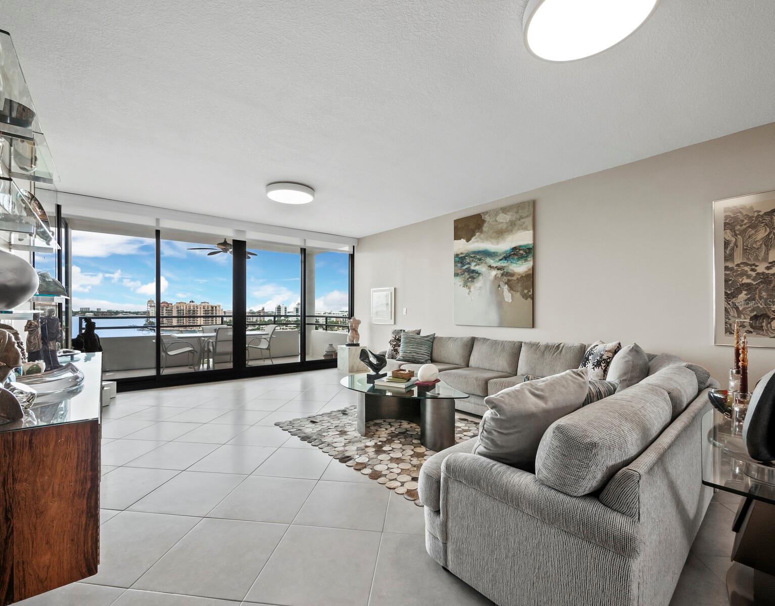 1255 N GULFSTREAM AVENUE Unit: 905