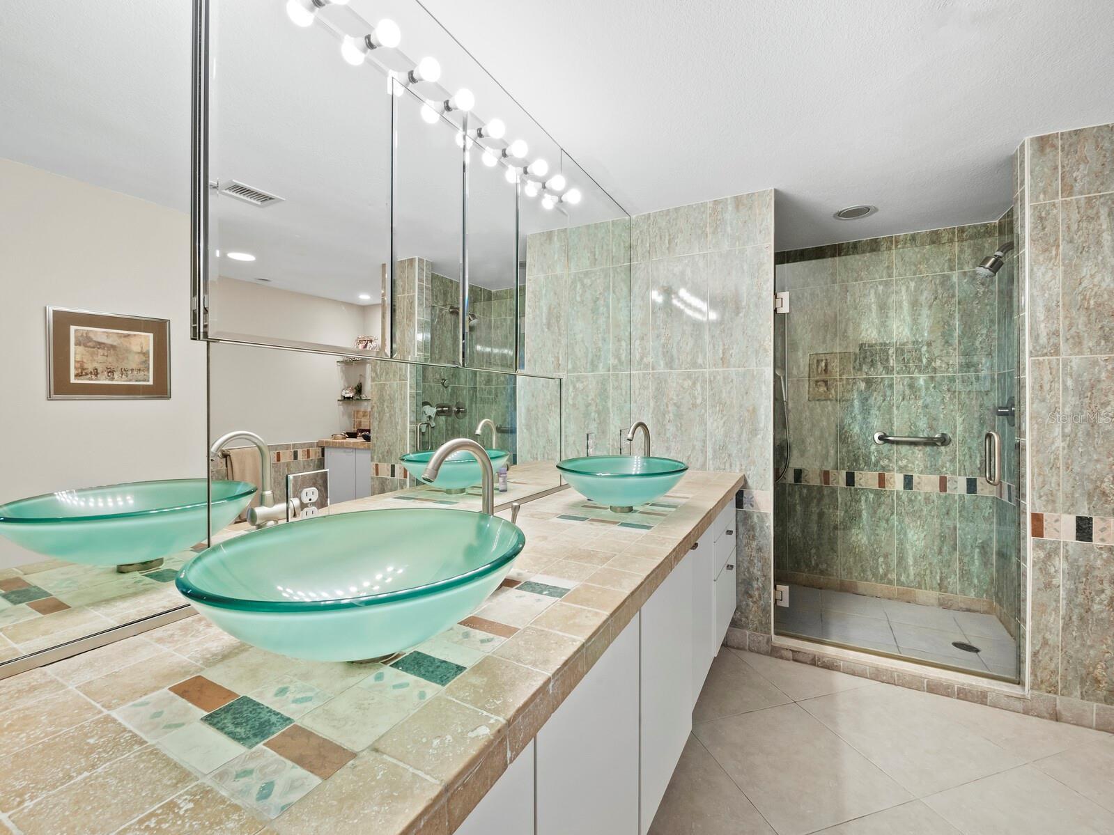 1255 N GULFSTREAM AVENUE Unit: 905