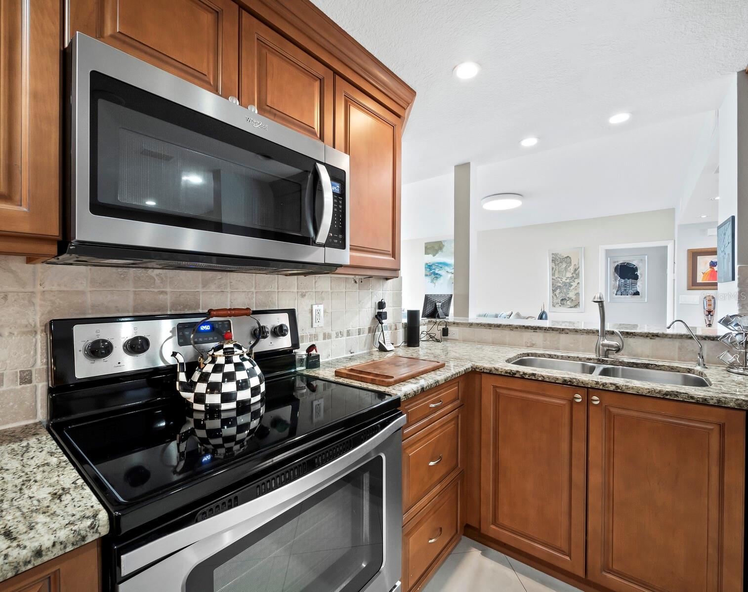1255 N GULFSTREAM AVENUE Unit: 905