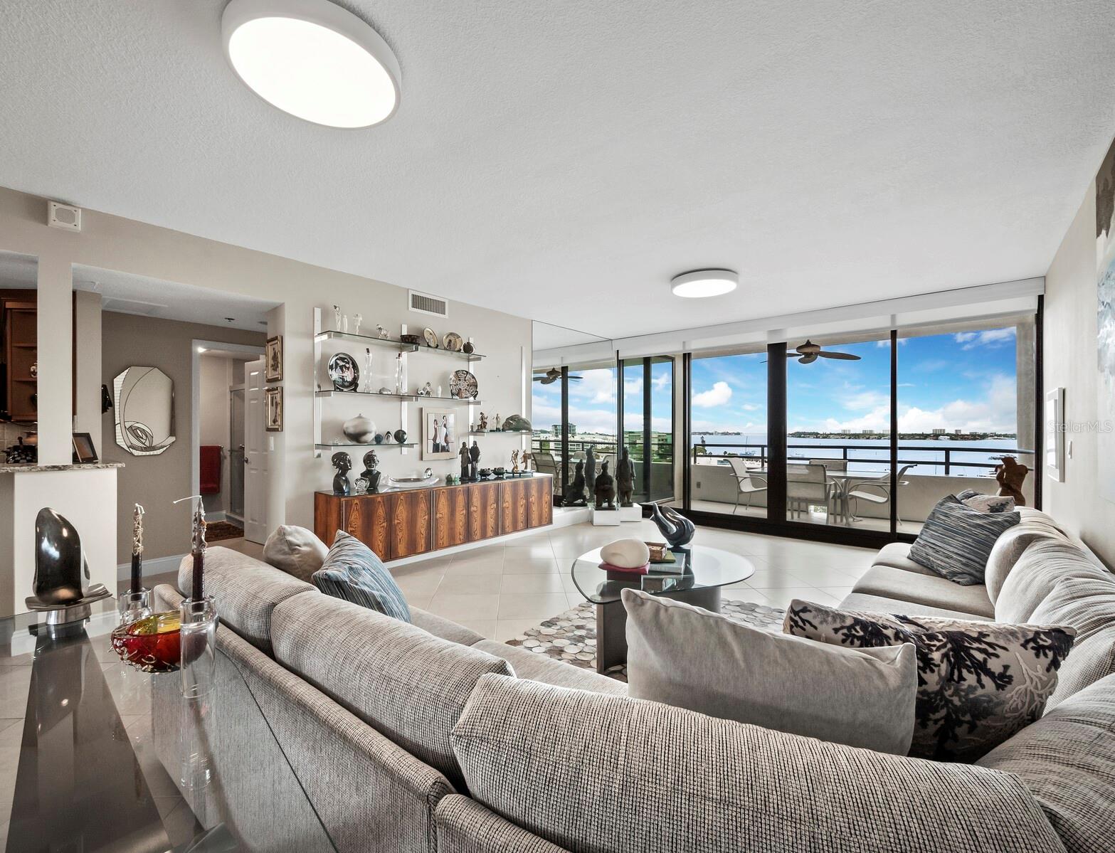 1255 N GULFSTREAM AVENUE Unit: 905