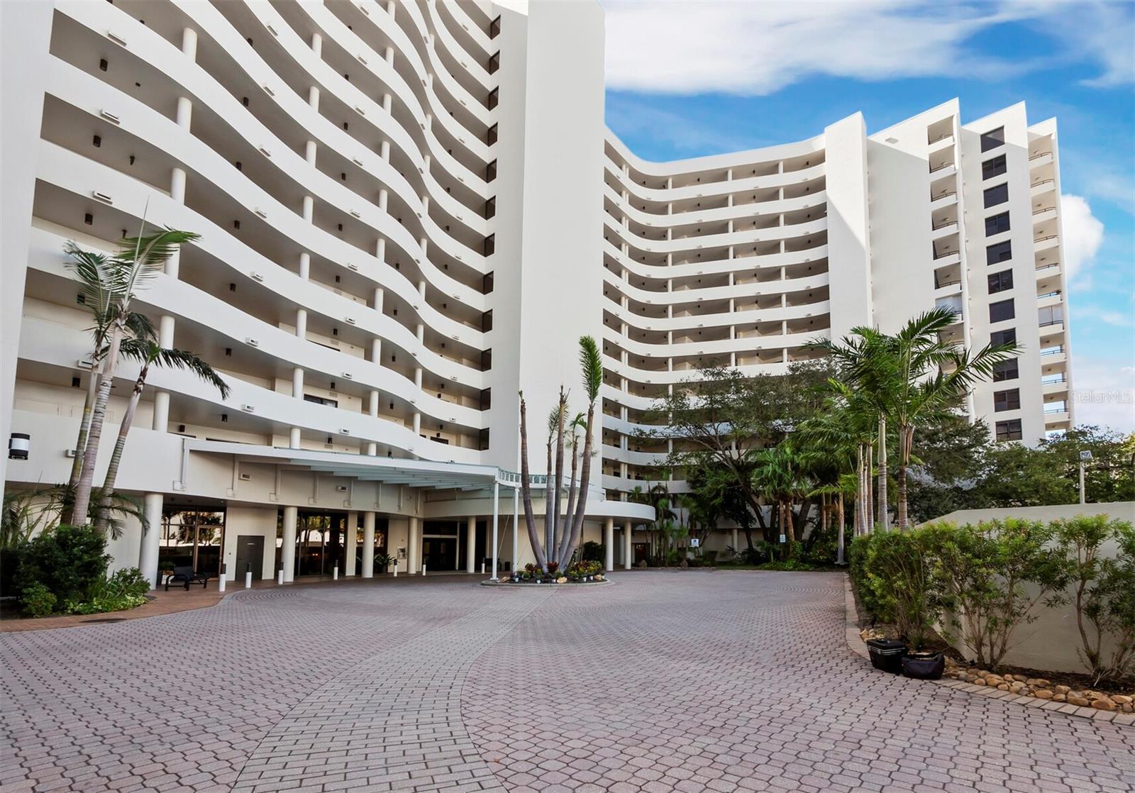 1255 N GULFSTREAM AVENUE Unit: 905