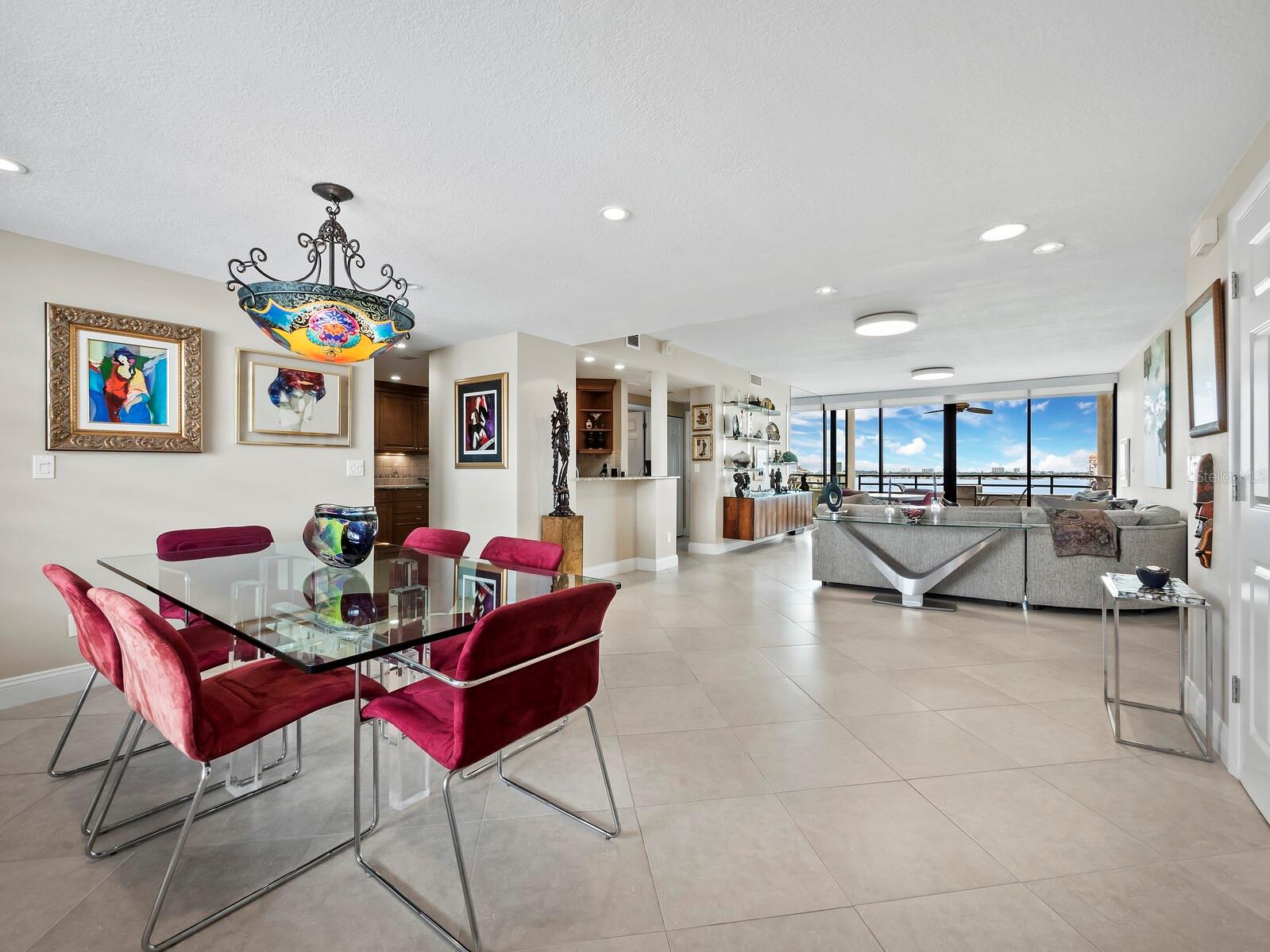 1255 N GULFSTREAM AVENUE Unit: 905