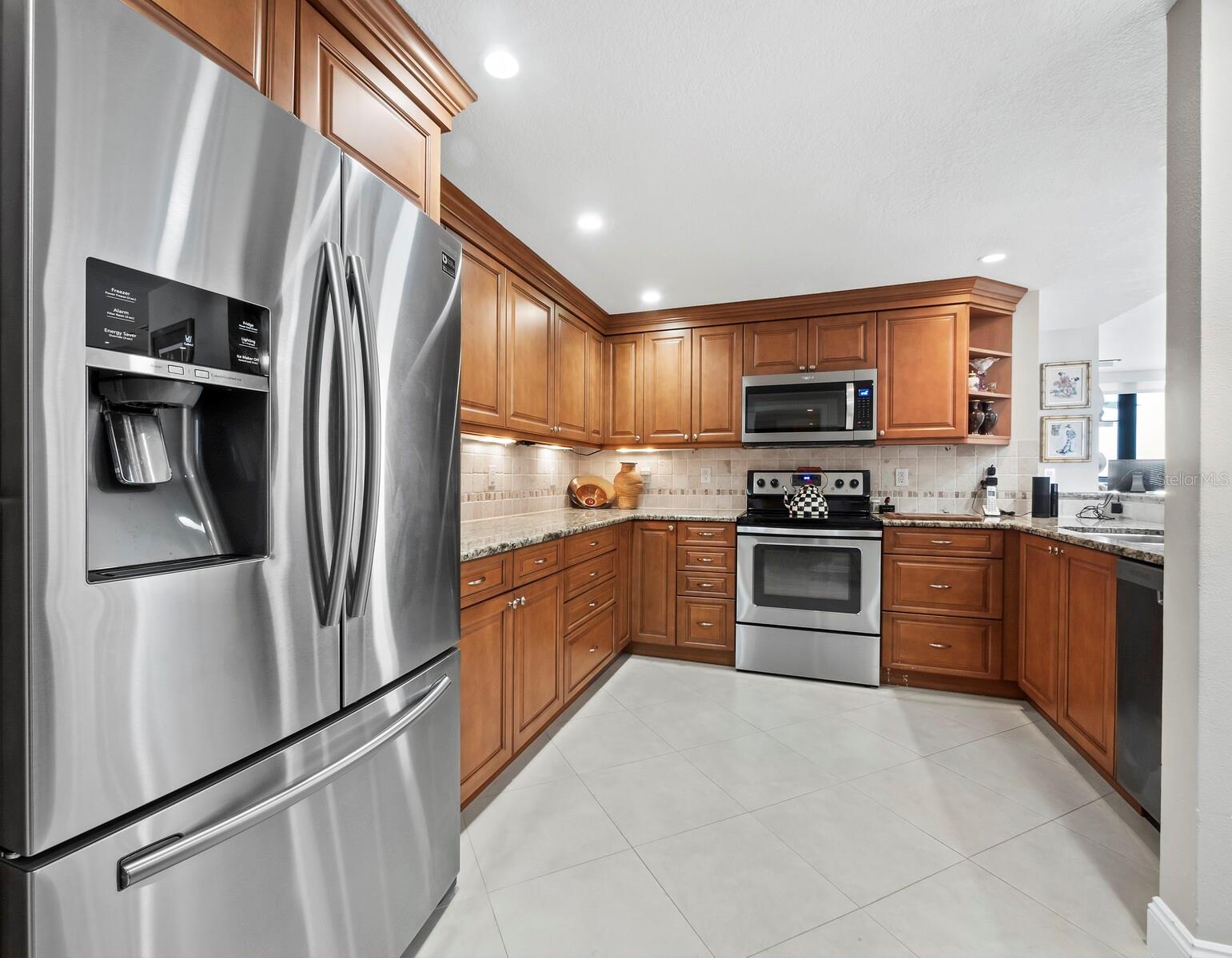 1255 N GULFSTREAM AVENUE Unit: 905