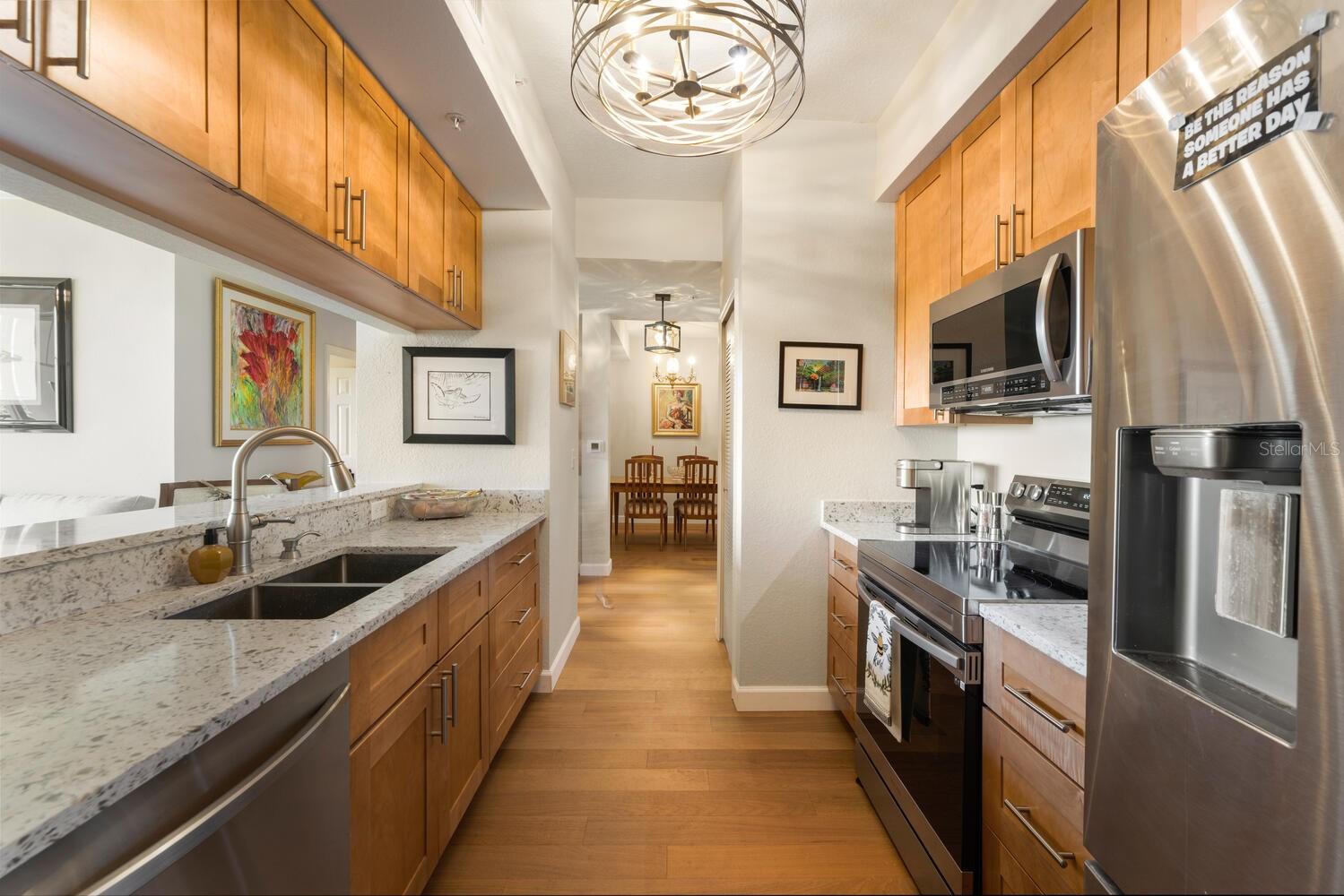 1064 N TAMIAMI TRAIL Unit: 1525