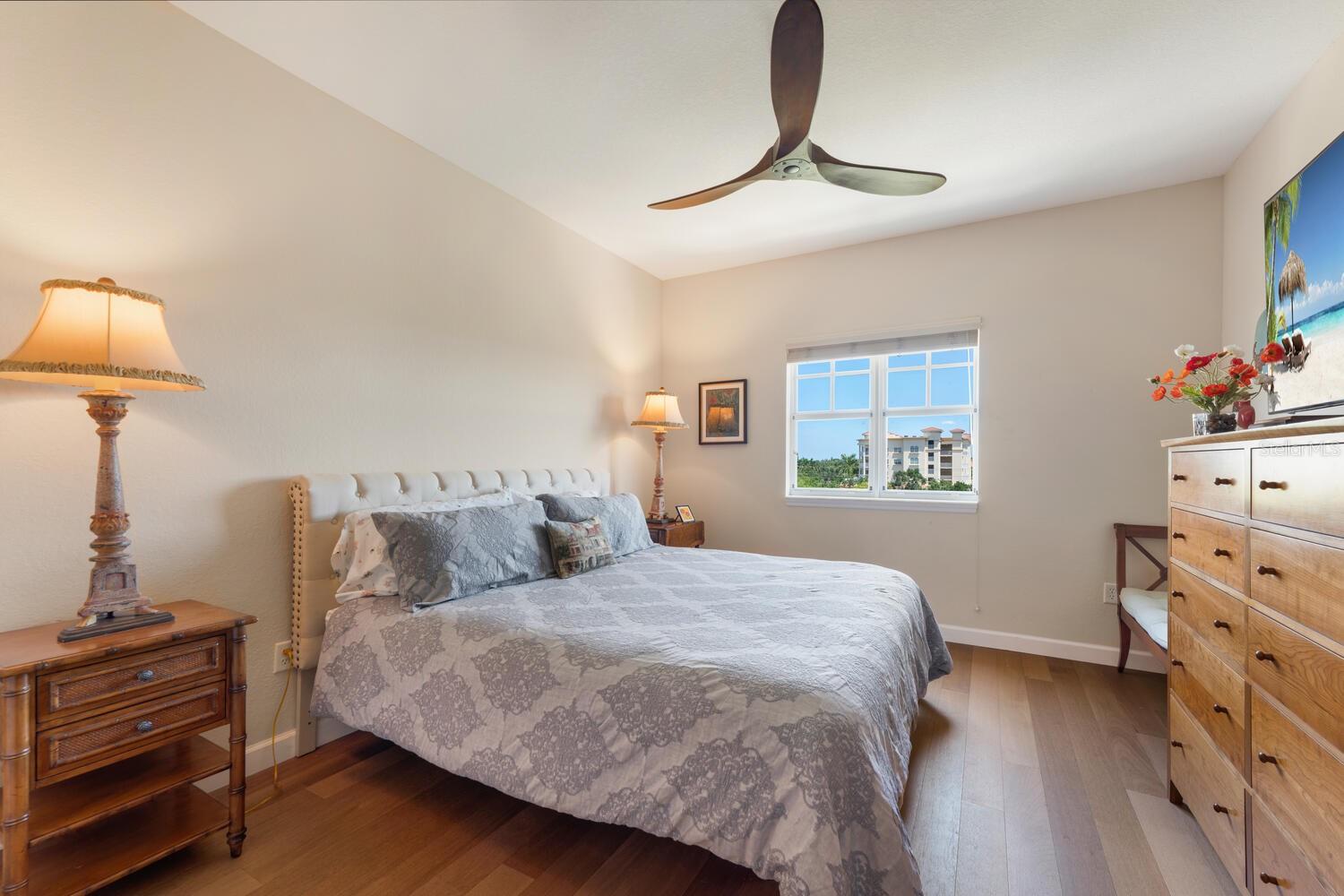 1064 N TAMIAMI TRAIL Unit: 1525