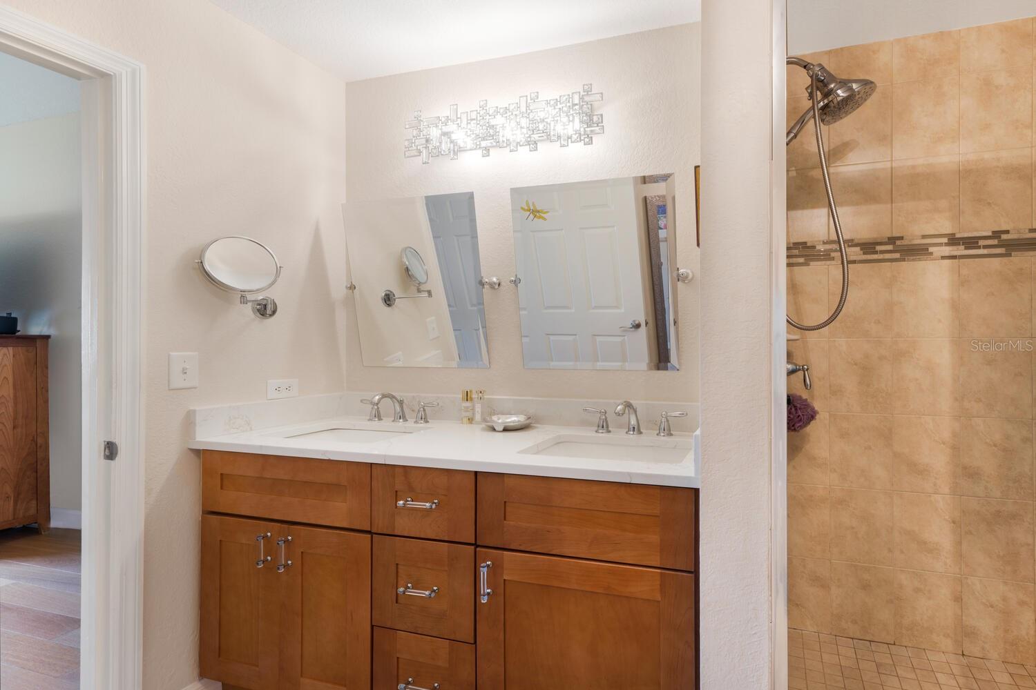 1064 N TAMIAMI TRAIL Unit: 1525
