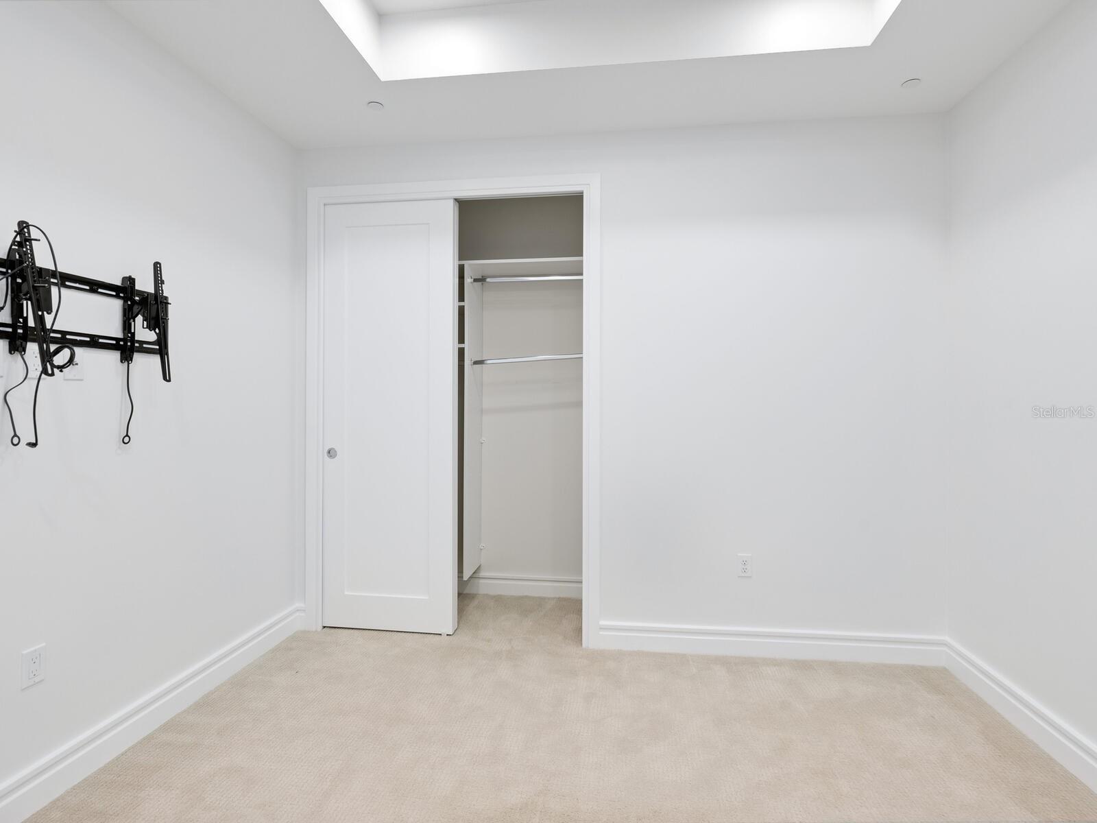 711 S PALM AVENUE Unit: 401