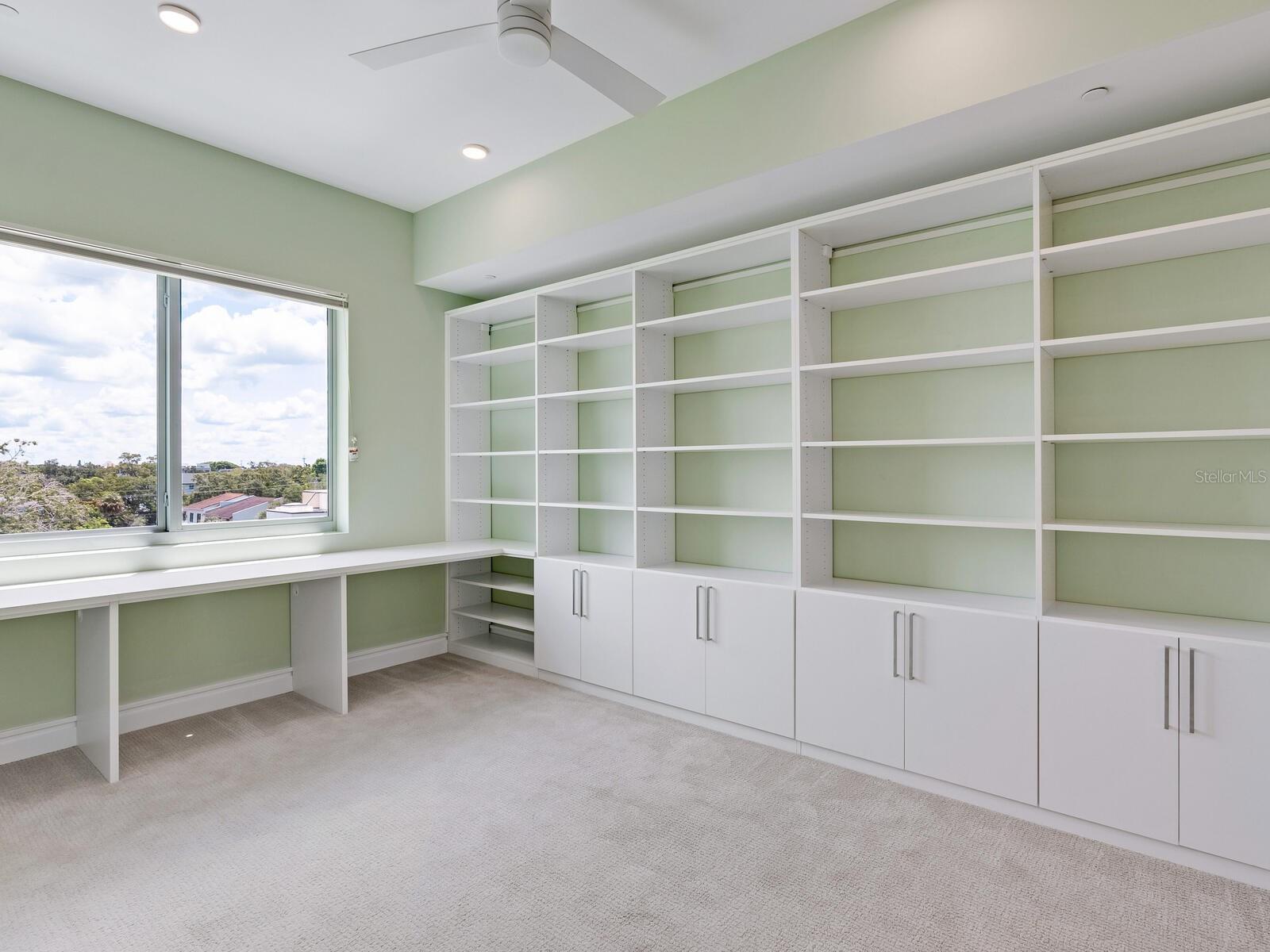 711 S PALM AVENUE Unit: 401