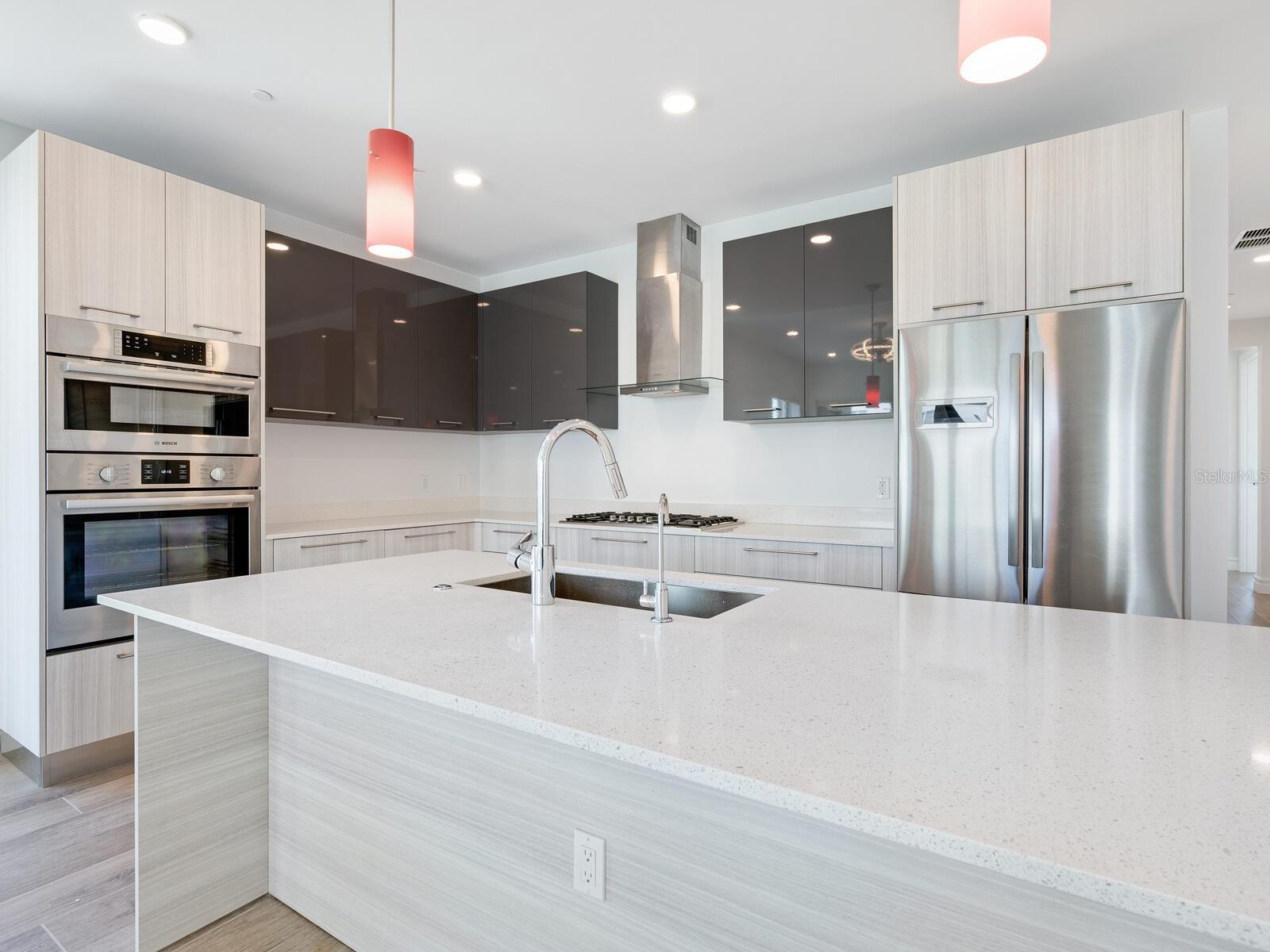 711 S PALM AVENUE Unit: 401