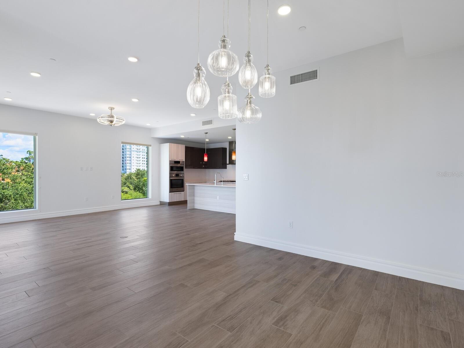 711 S PALM AVENUE Unit: 401