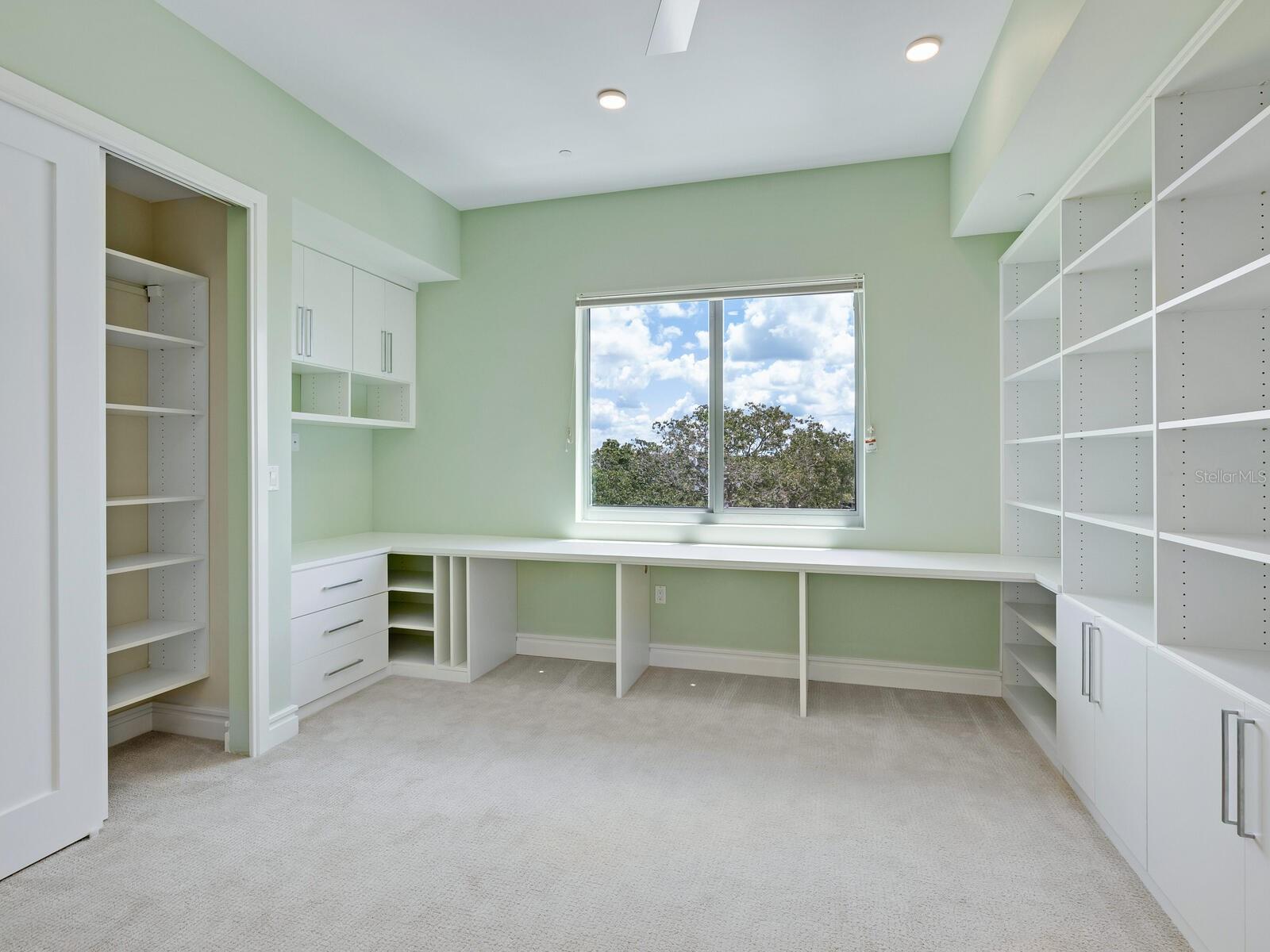 711 S PALM AVENUE Unit: 401
