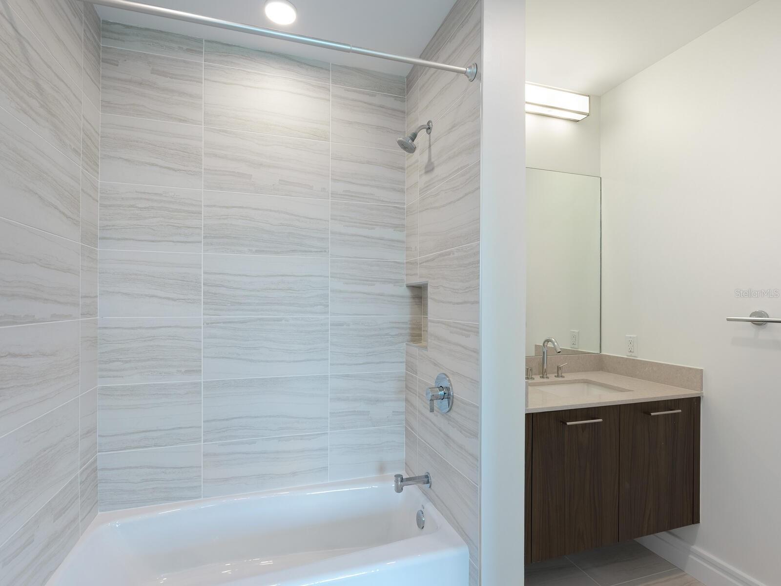 711 S PALM AVENUE Unit: 401
