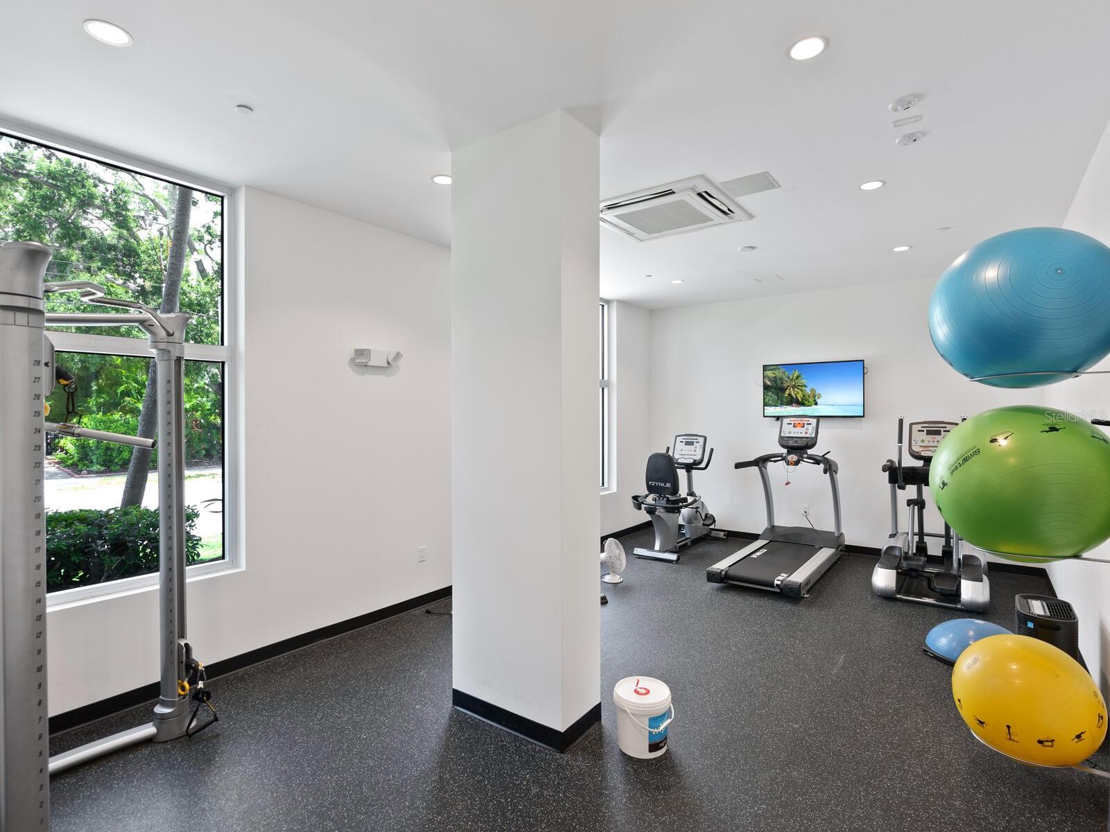 711 S PALM AVENUE Unit: 401