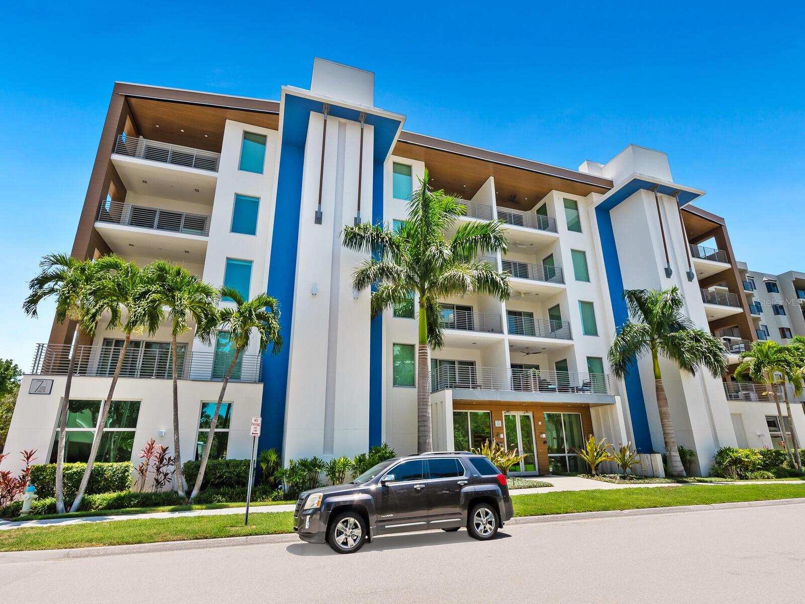 711 S PALM AVENUE Unit: 401