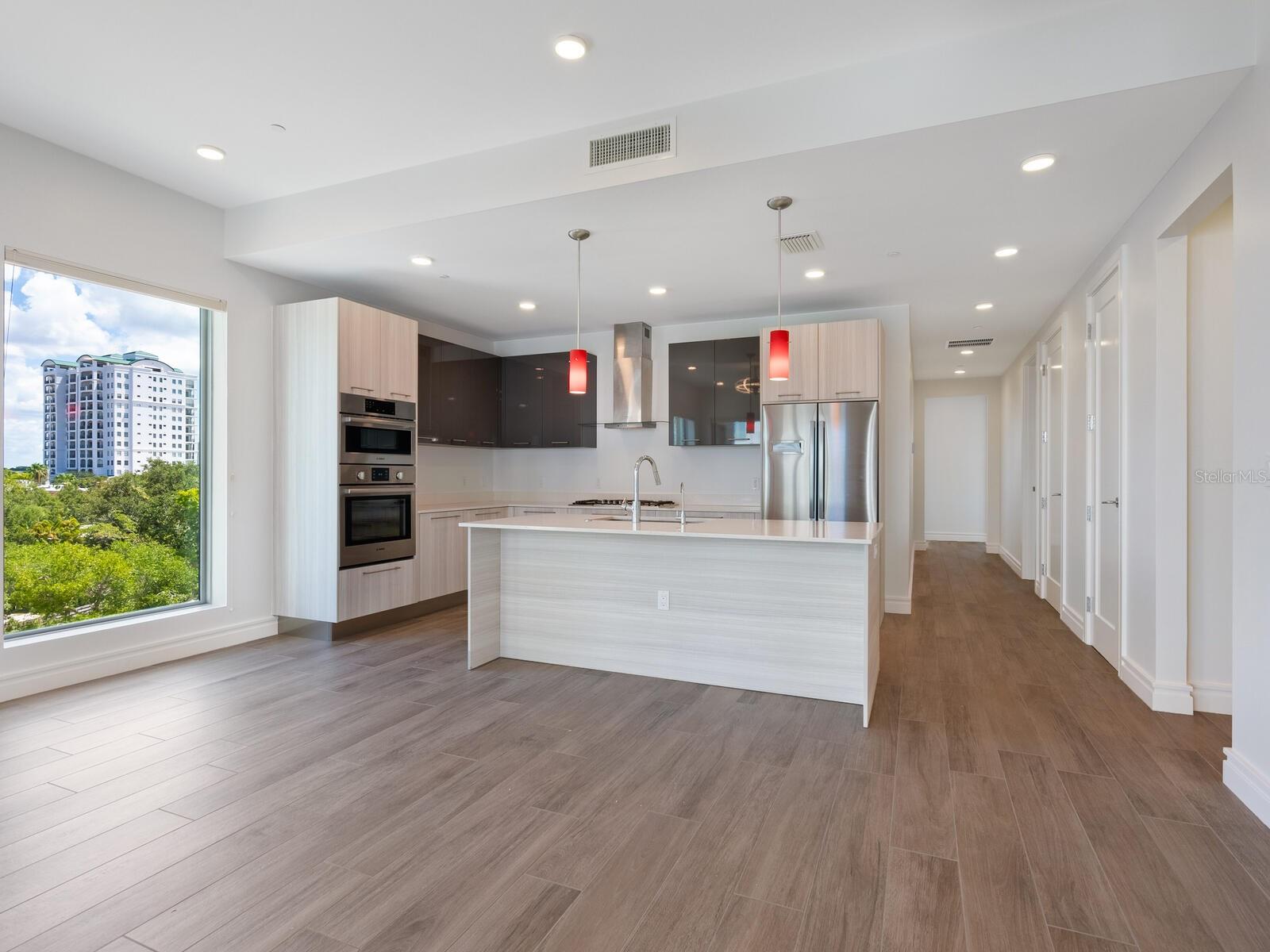 711 S PALM AVENUE Unit: 401